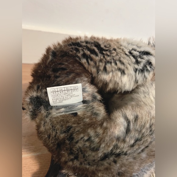 Size US6.5 TOMS Vista Black Suede Faux Fur Lined Winter Boots - Picture 5 of 5